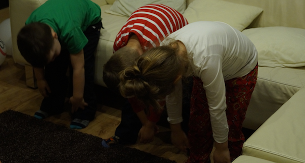 Mozgással összekötött játék angol utasításokkal